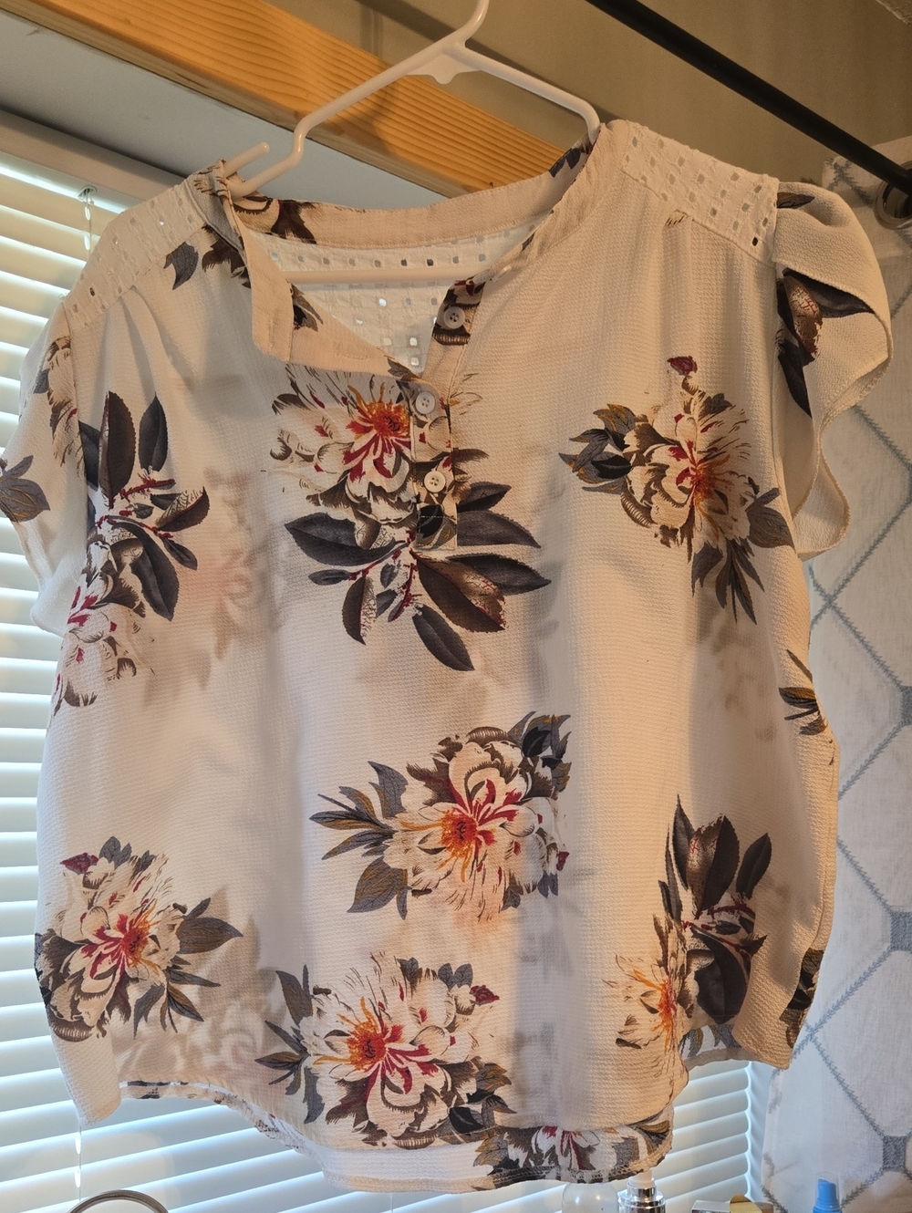 SHEIN 1X Cream Floral Tulip-Sleeve Button-Front Blouse